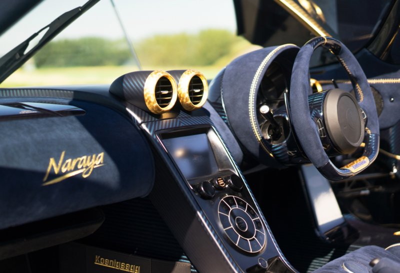 7-blue-carbon-koenigsegg-agera-rs-naraya-interior