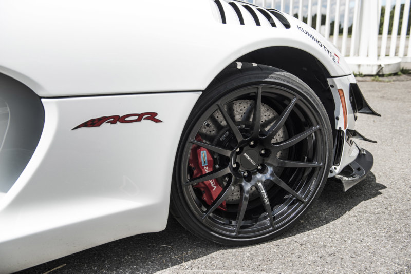 7-geigercars-2016-dodge-viper-acr-front-wheel