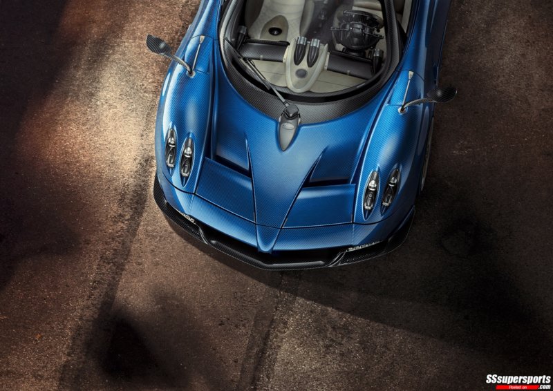 5-2018-pagani-huayra-roadster-bonnet-top-view