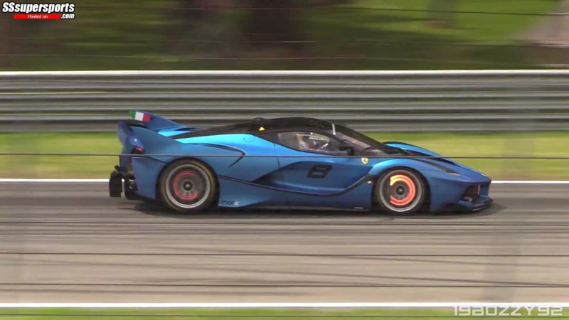 1-blue-laferrari-fxx-k-8-glowing-brakes-monza-circuit