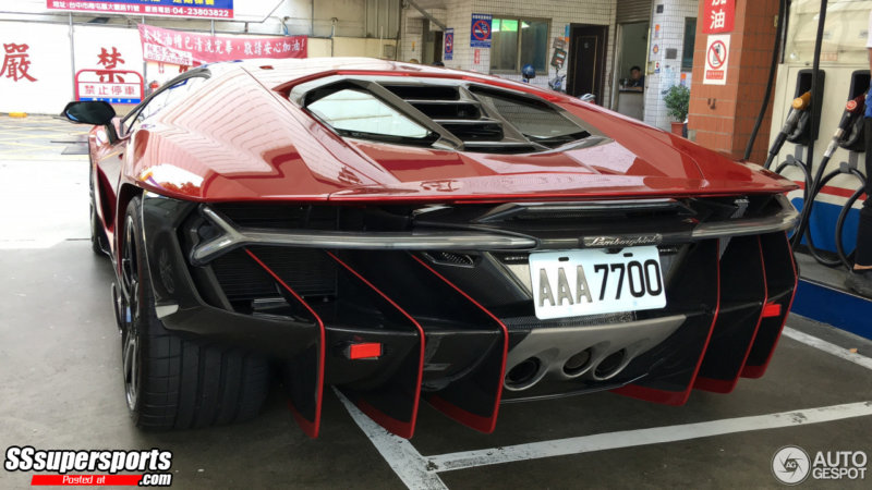 5-rosso-efesto-lamborghini-centenario-lp770-4-spotted-in-taiwan